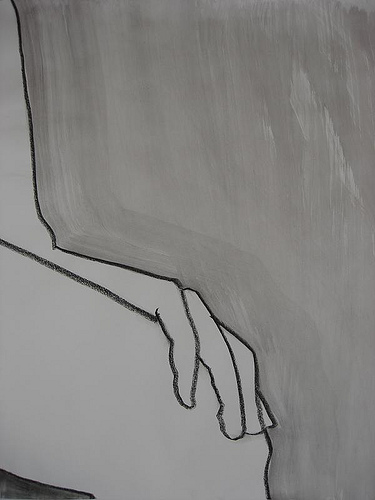 contour drawing of hand on knee